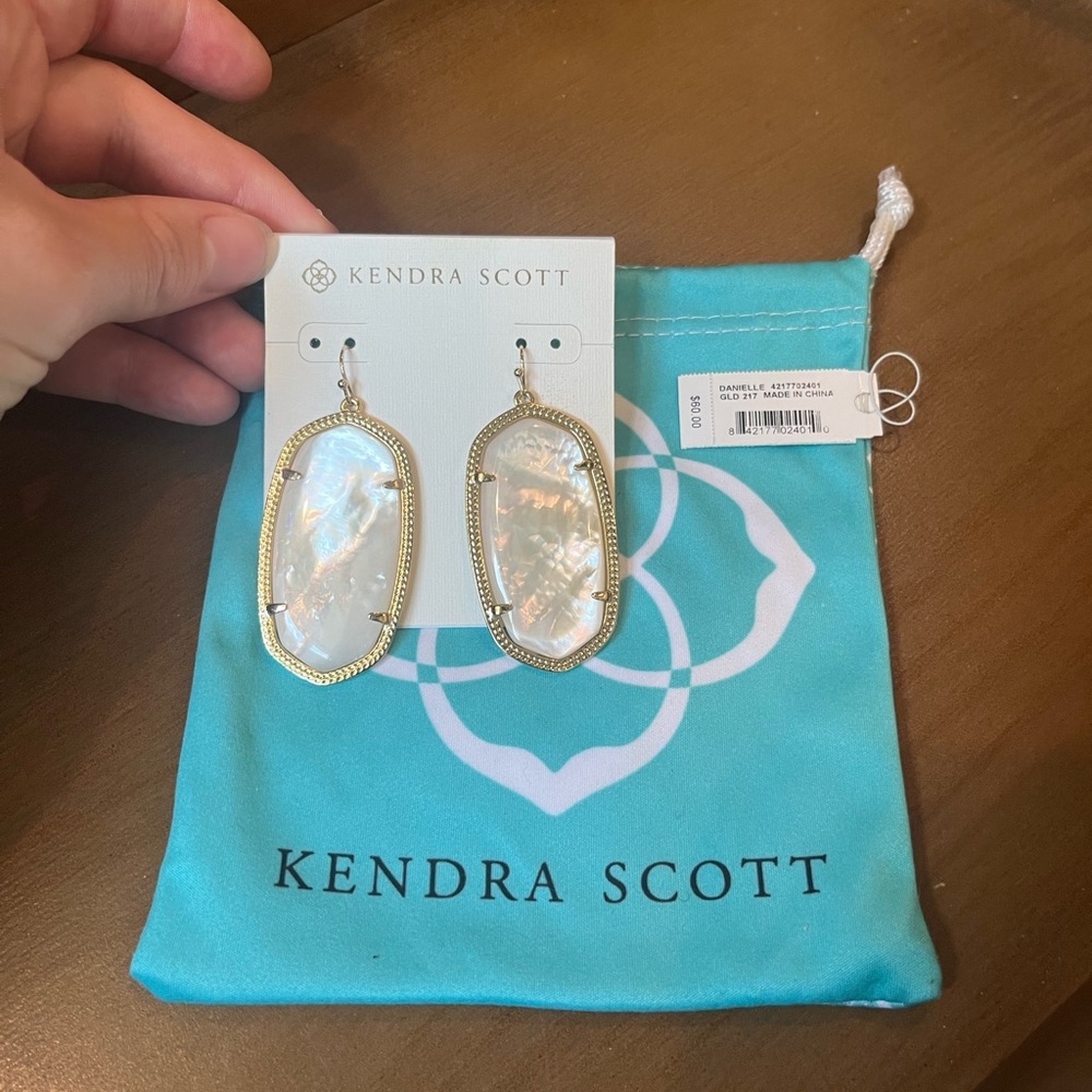 Kendra Scott Danielle Ivory Pearl Earrings
